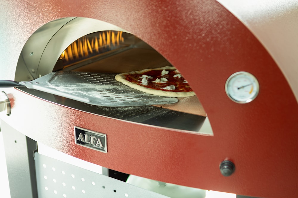 Alfa Moderno 3 Hybrid, röd Grillar & Pizzaugnar miljöbild